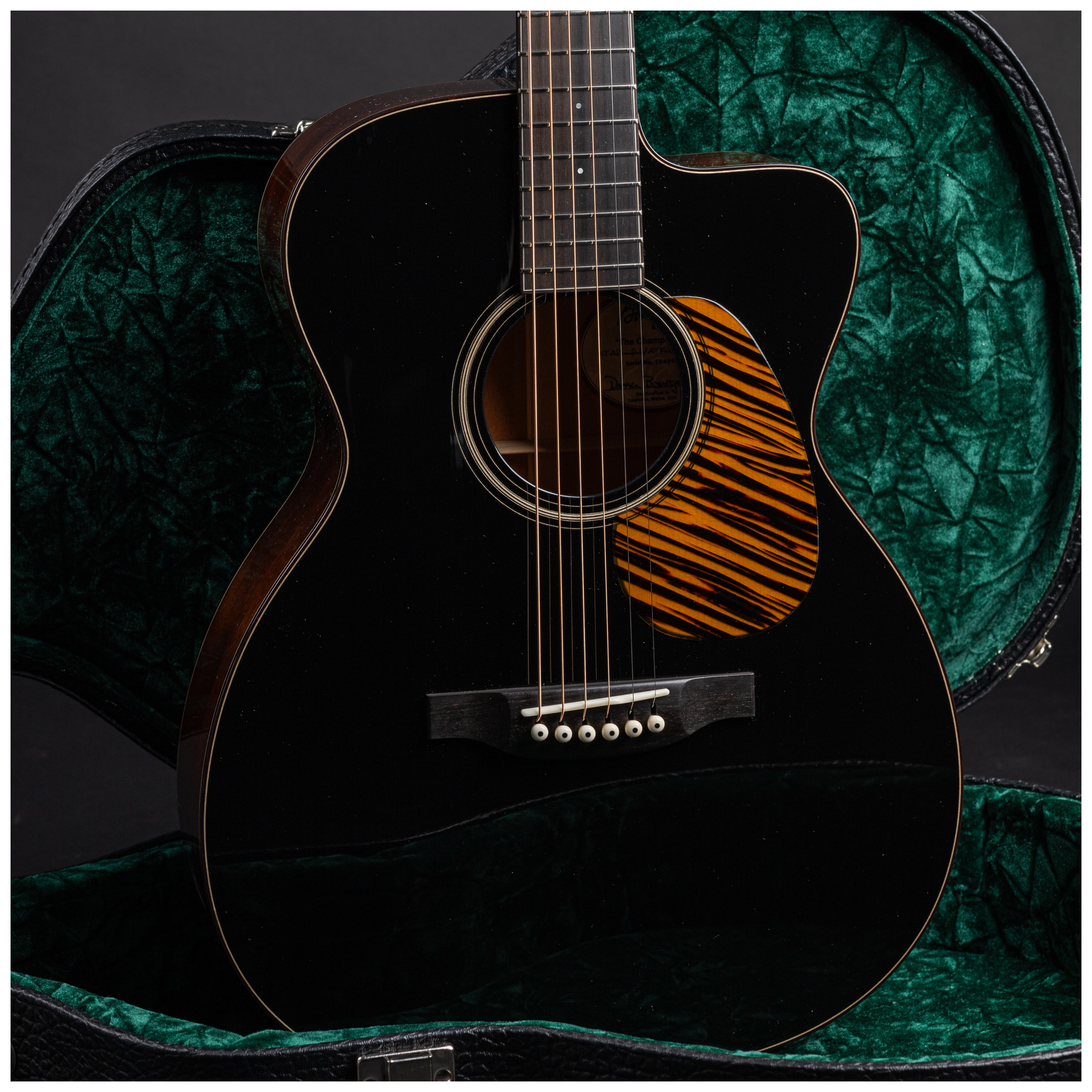 Bourgeois Guitars The Champ 00 Black 19