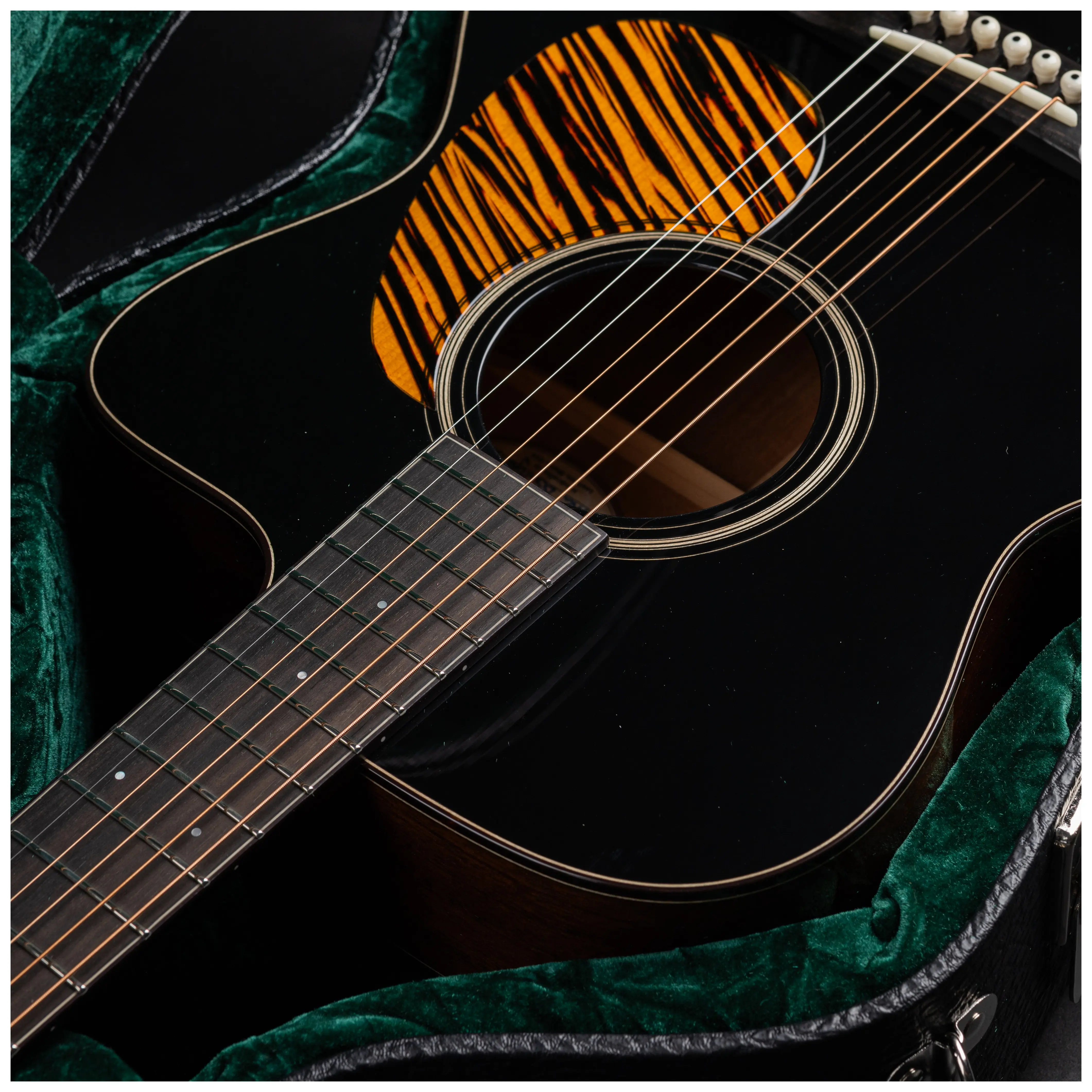 Bourgeois Guitars The Champ 00 Black 24