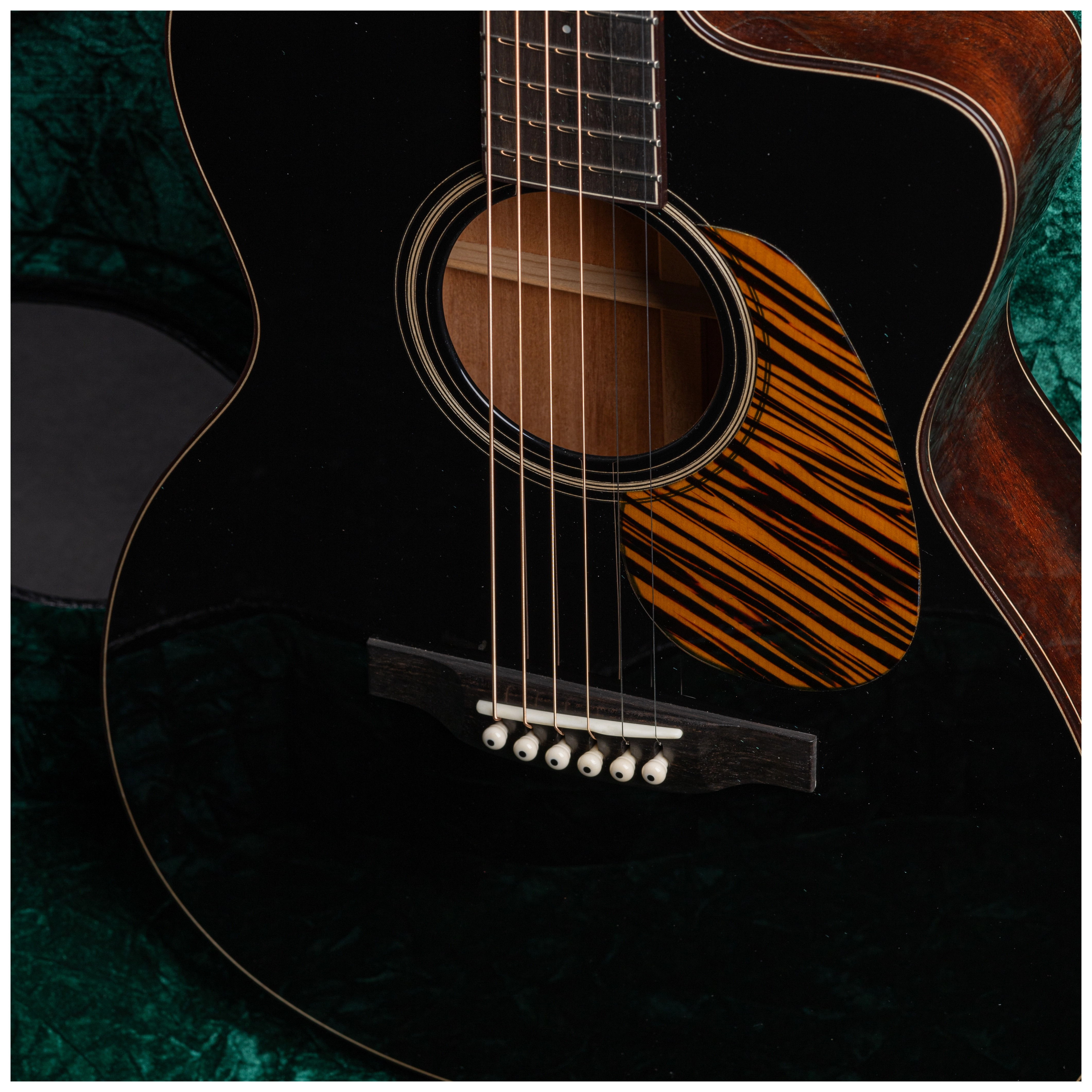 Bourgeois Guitars The Champ 00 Black 22