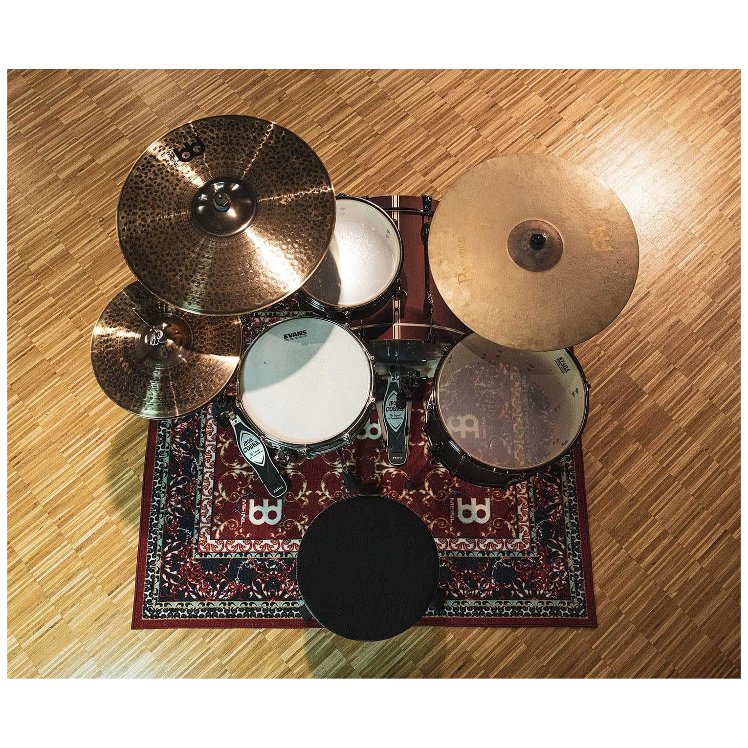 https://www.session.de/media/b2/30/3a/1662681121/Meinl%20Cymbals%20-%20Meinl%20Cymbals%20MDRS-OR%20-%20Drum%20Rug%20Oriental,%20Small%20%20-%205.jpg