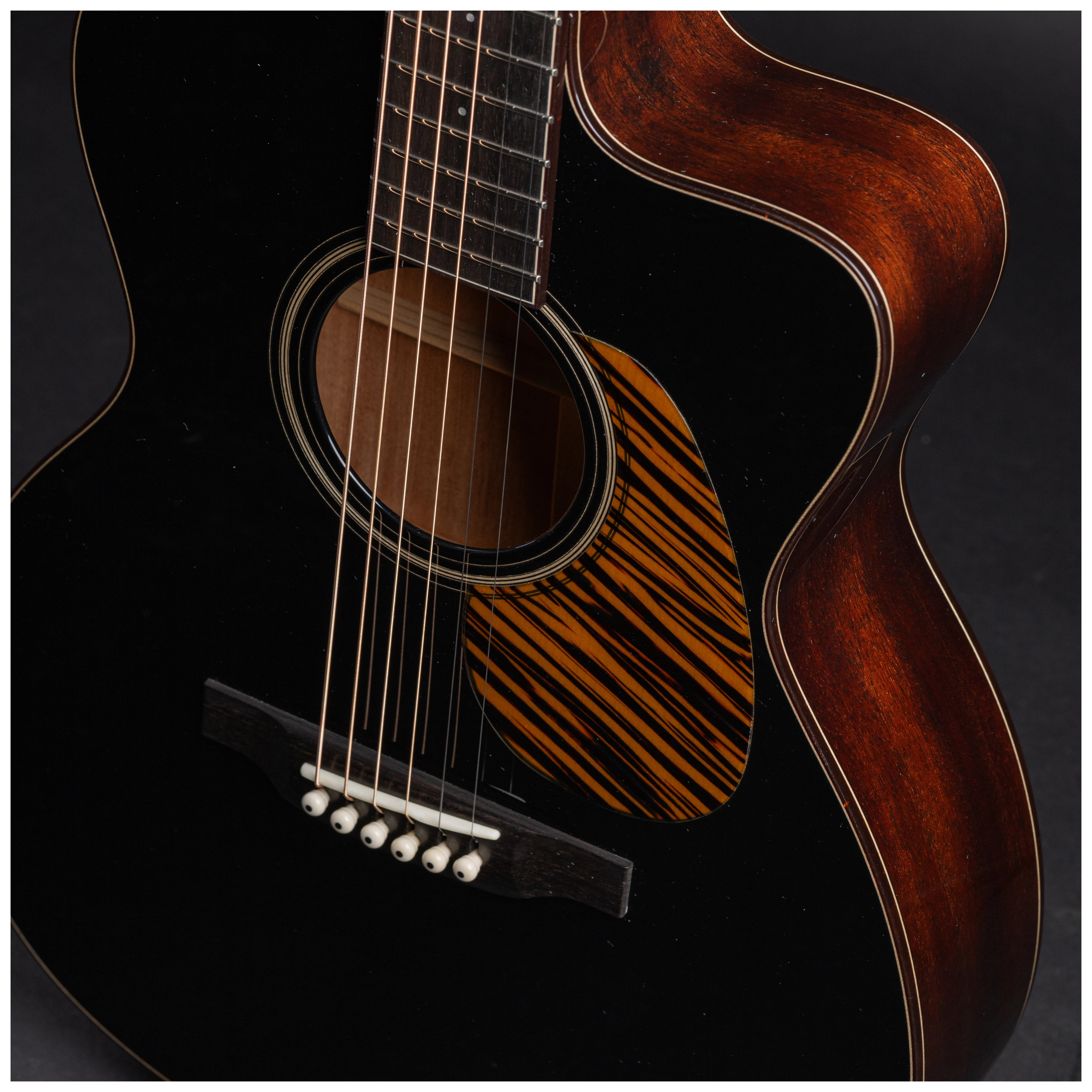 Bourgeois Guitars The Champ 00 Black 28